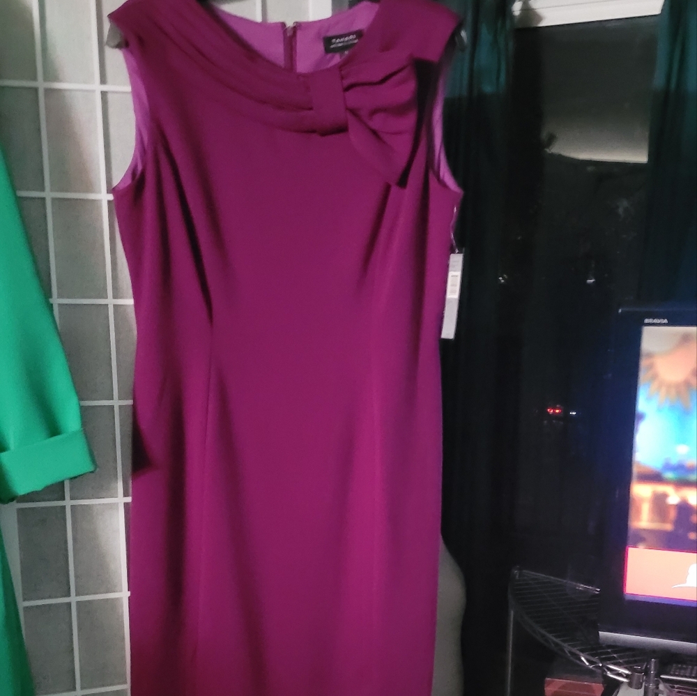 Tahari purple or currant colored lines drap nck sheath dress, size 10